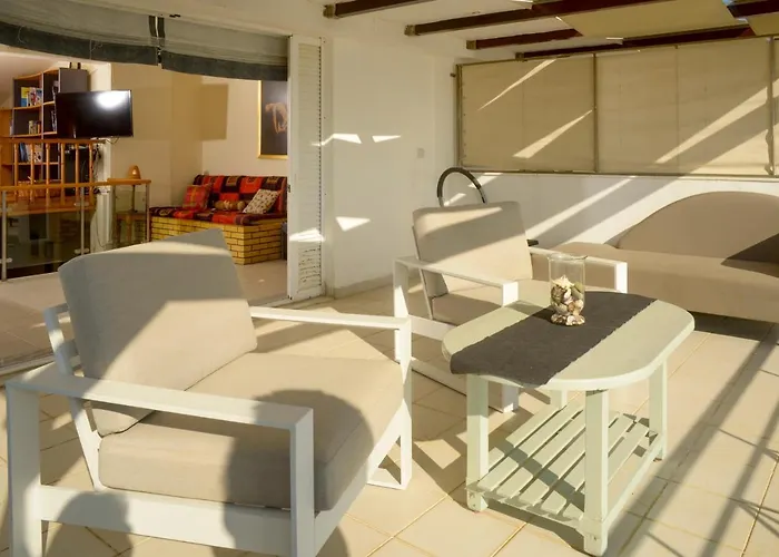 Agali 1 Superior Maisonette *